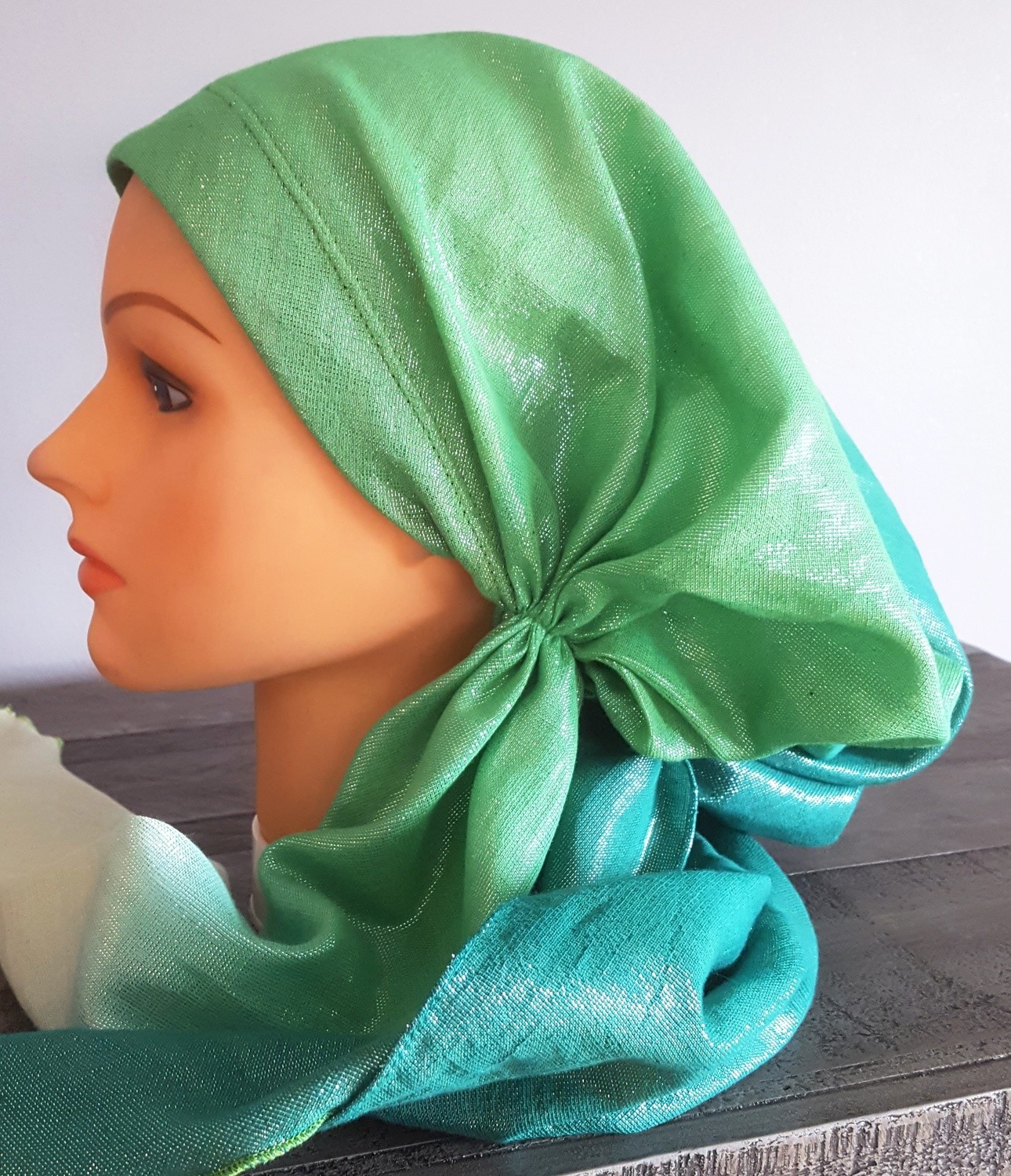 Green ombre&#39; shimmer pretied tichel