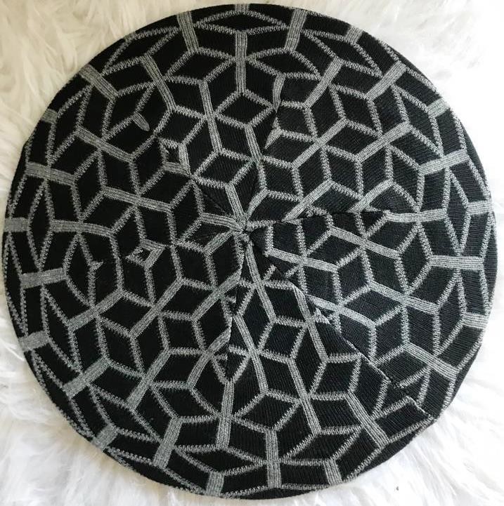 Black/gray mosaic pattern beret/snood