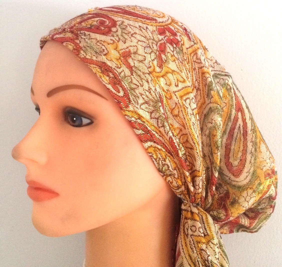 Light red paisley pattern pretied shimmer tichel