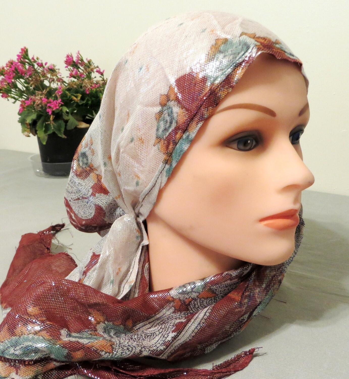 Shimmering pre tied tichel maroon and white