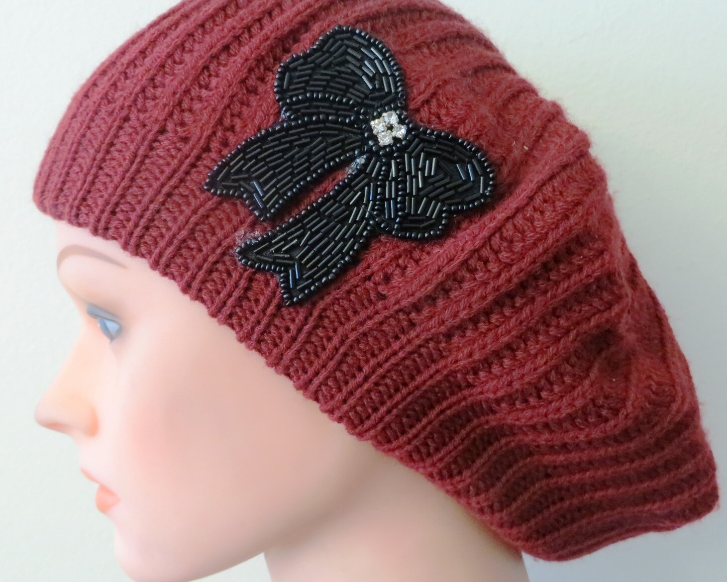 Chic beret maroon