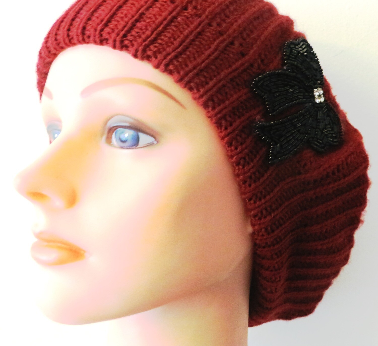 Chic beret maroon