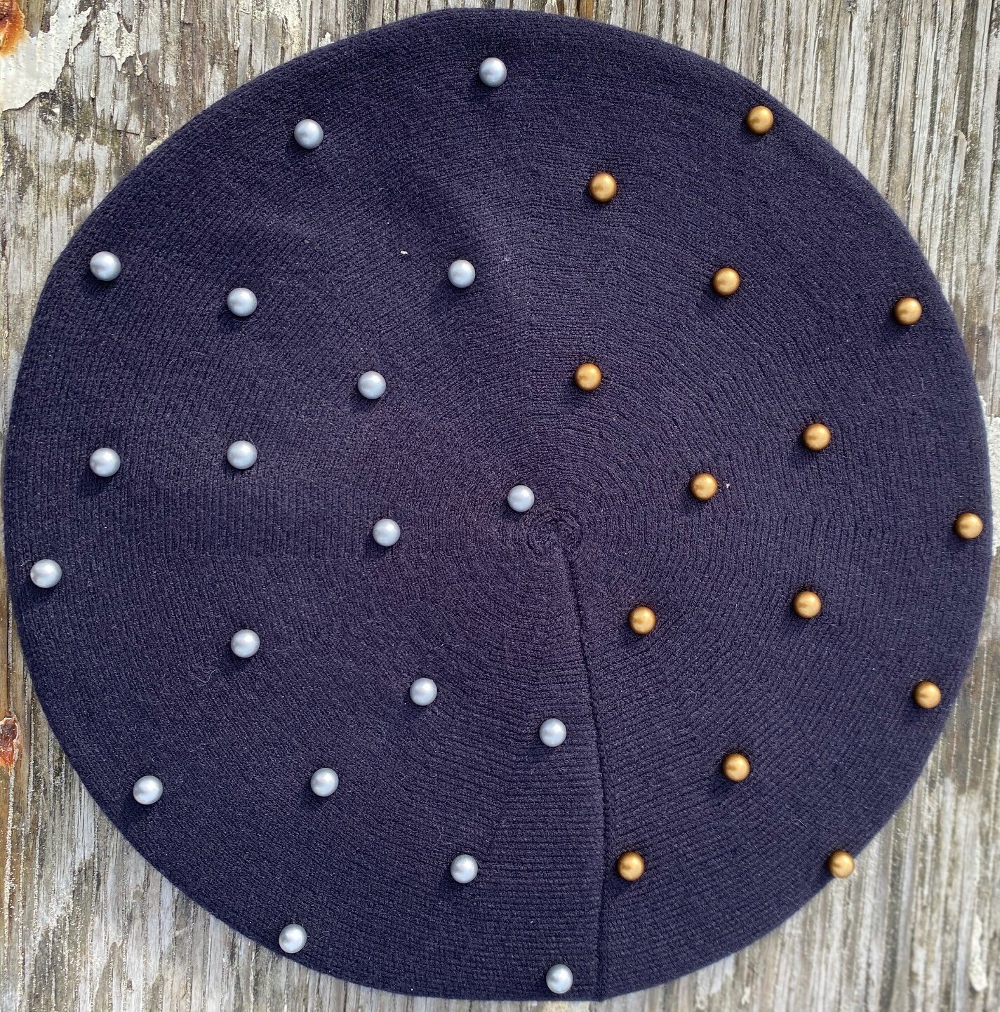 Dark navy soft beret w/ dual colored pearls