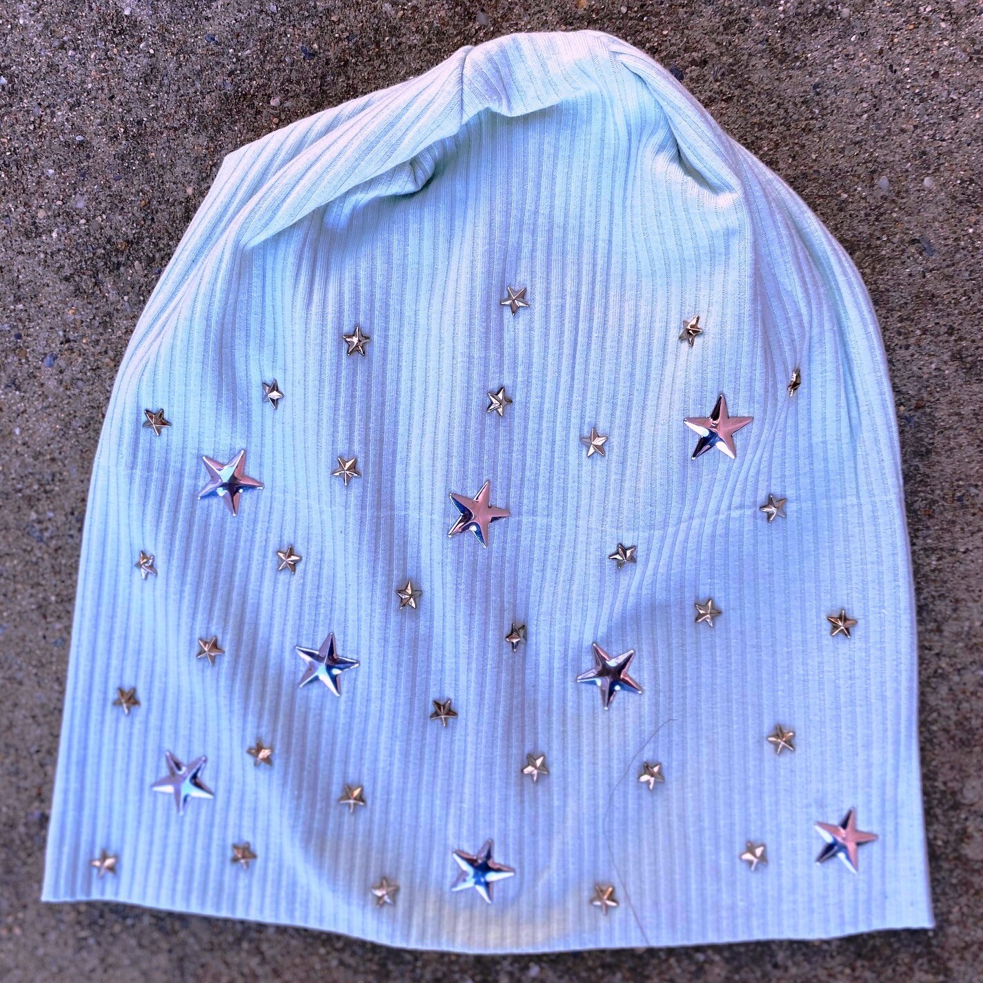 Mint ribbed beanie w/small stars