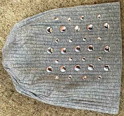 Ribbed beanies w/flat metal (Click to choose colors)