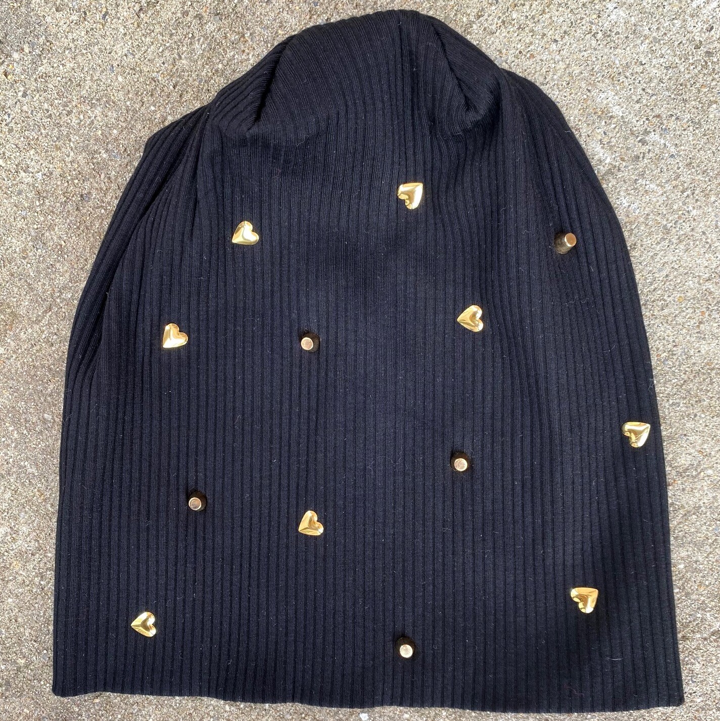Black ribbed cotton beanie - gold hearts &amp; studs