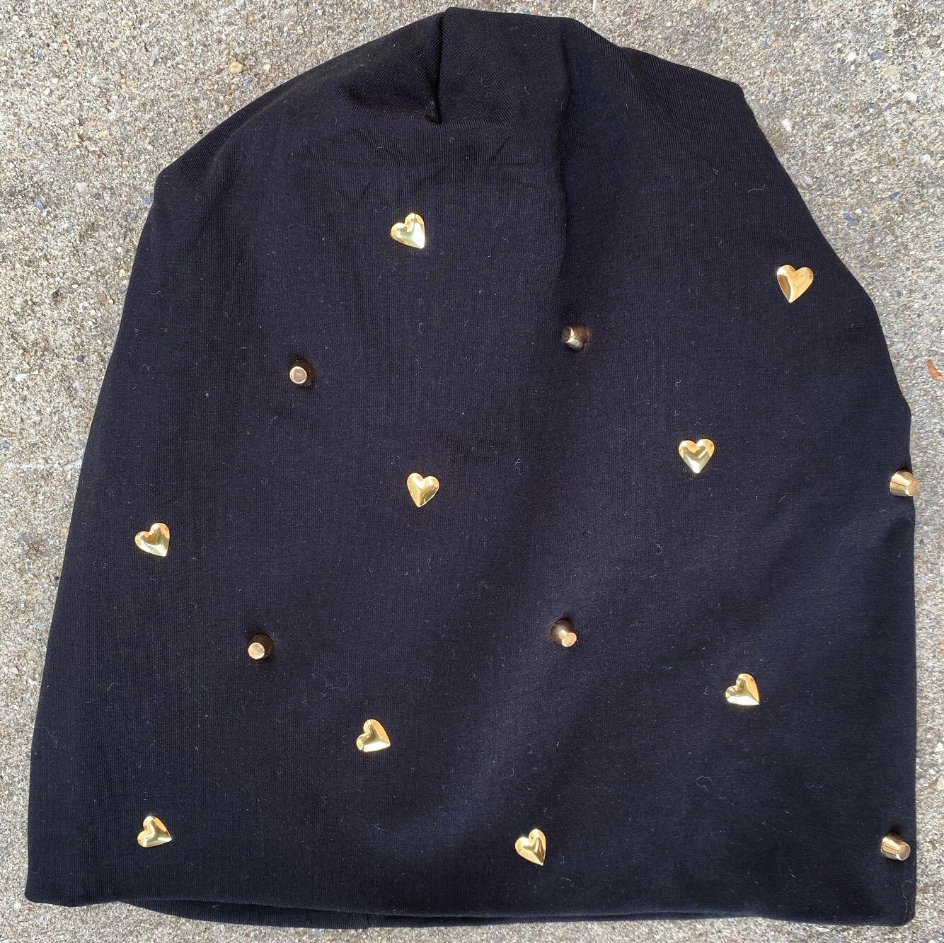Black cotton beanie - hearts &amp; studs