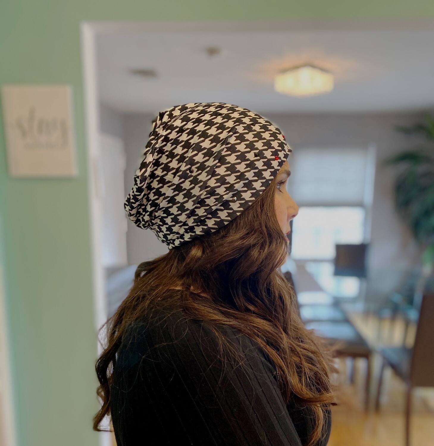 Houndstooth lightweight beanie w/small stones