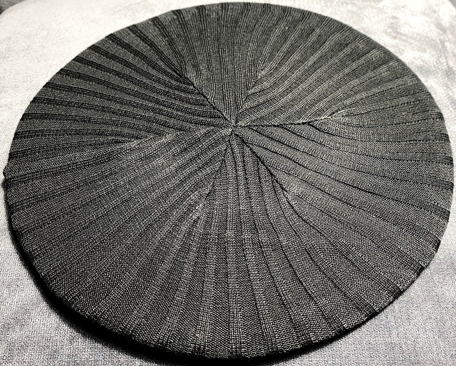 Black thin ribbed lined beret/snood