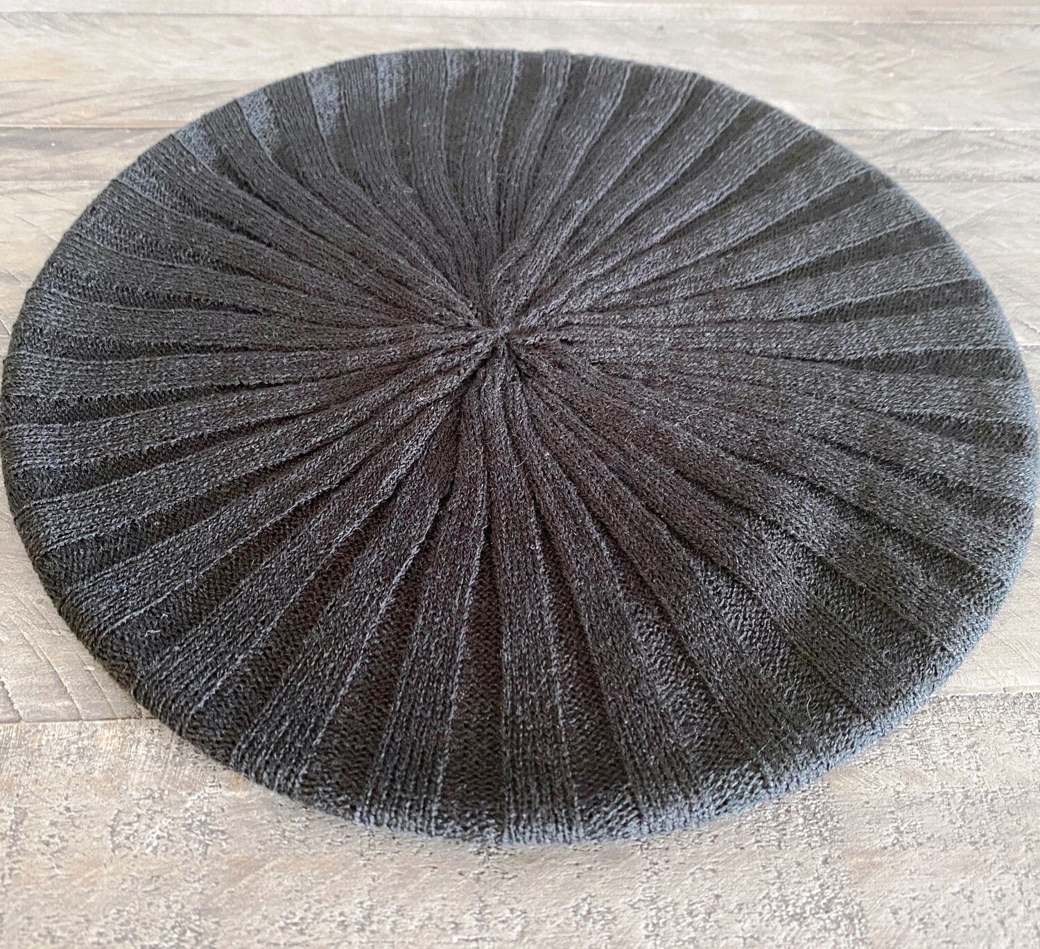 Black ribbed  thin snood/beret