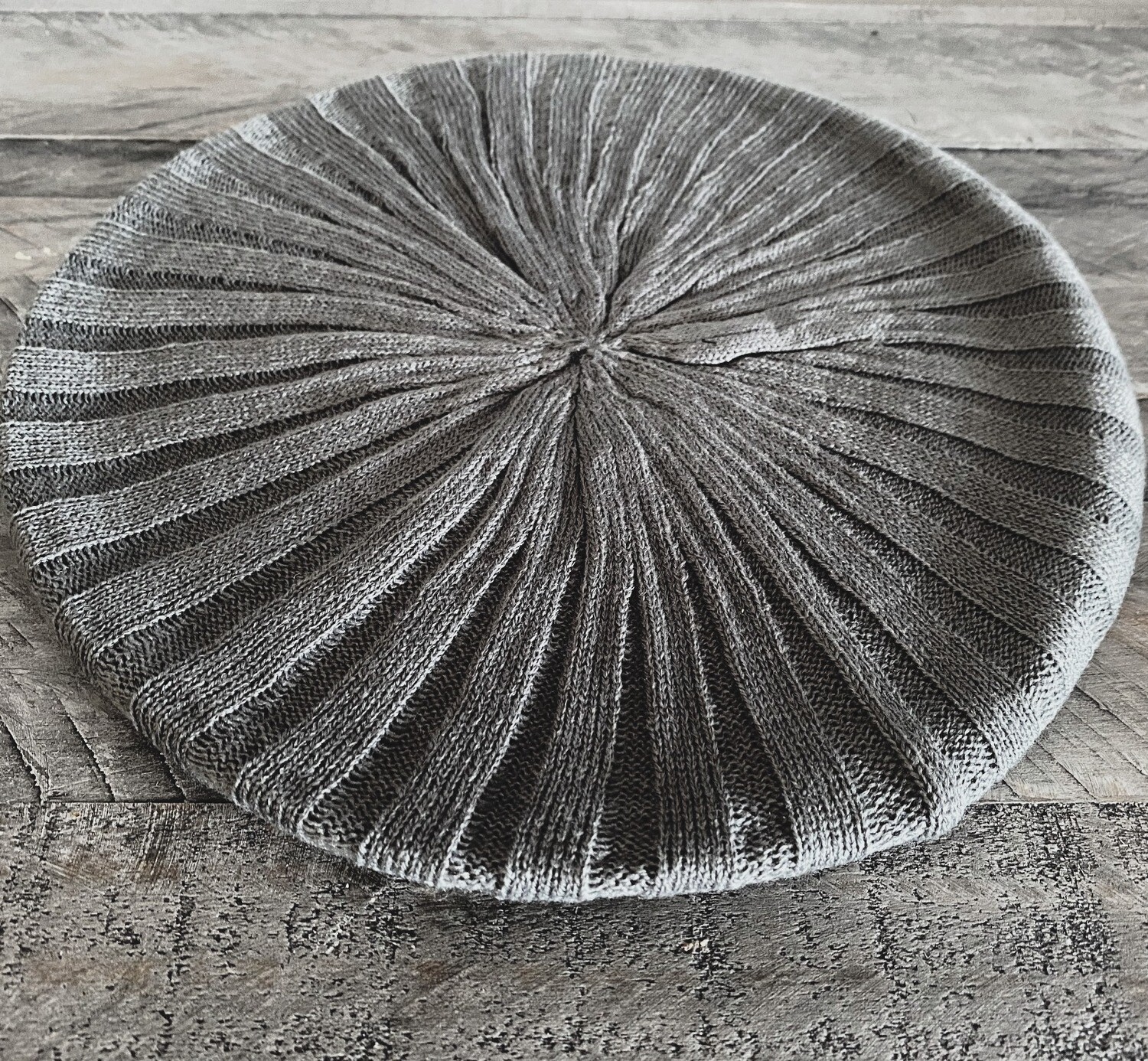 Dark gray ribbed  thin snood/beret
