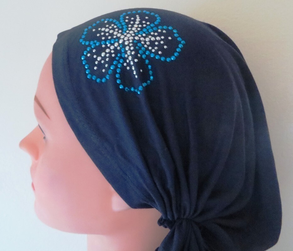 Blue pre tied tichel with applique