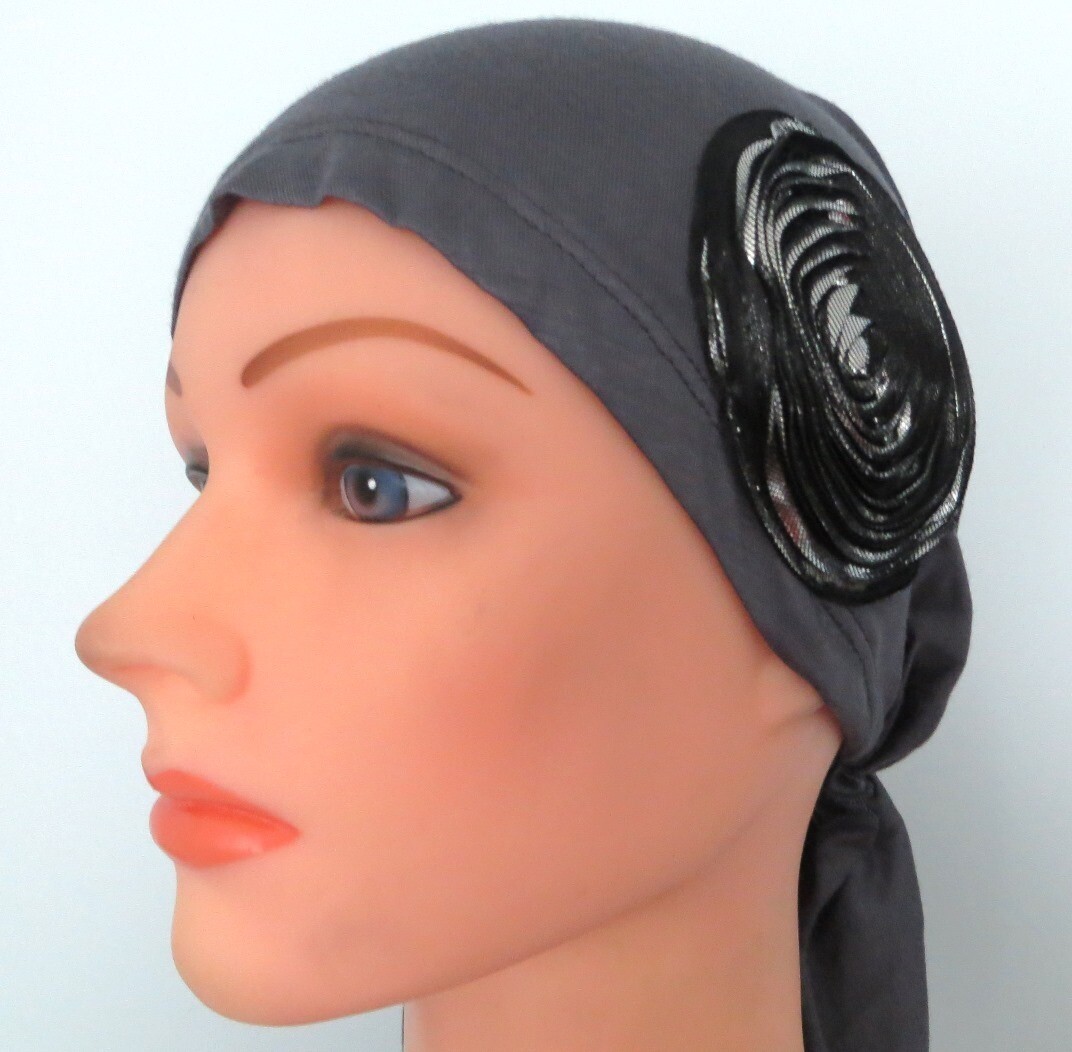 Gray pre-tied tichel with pretty applique