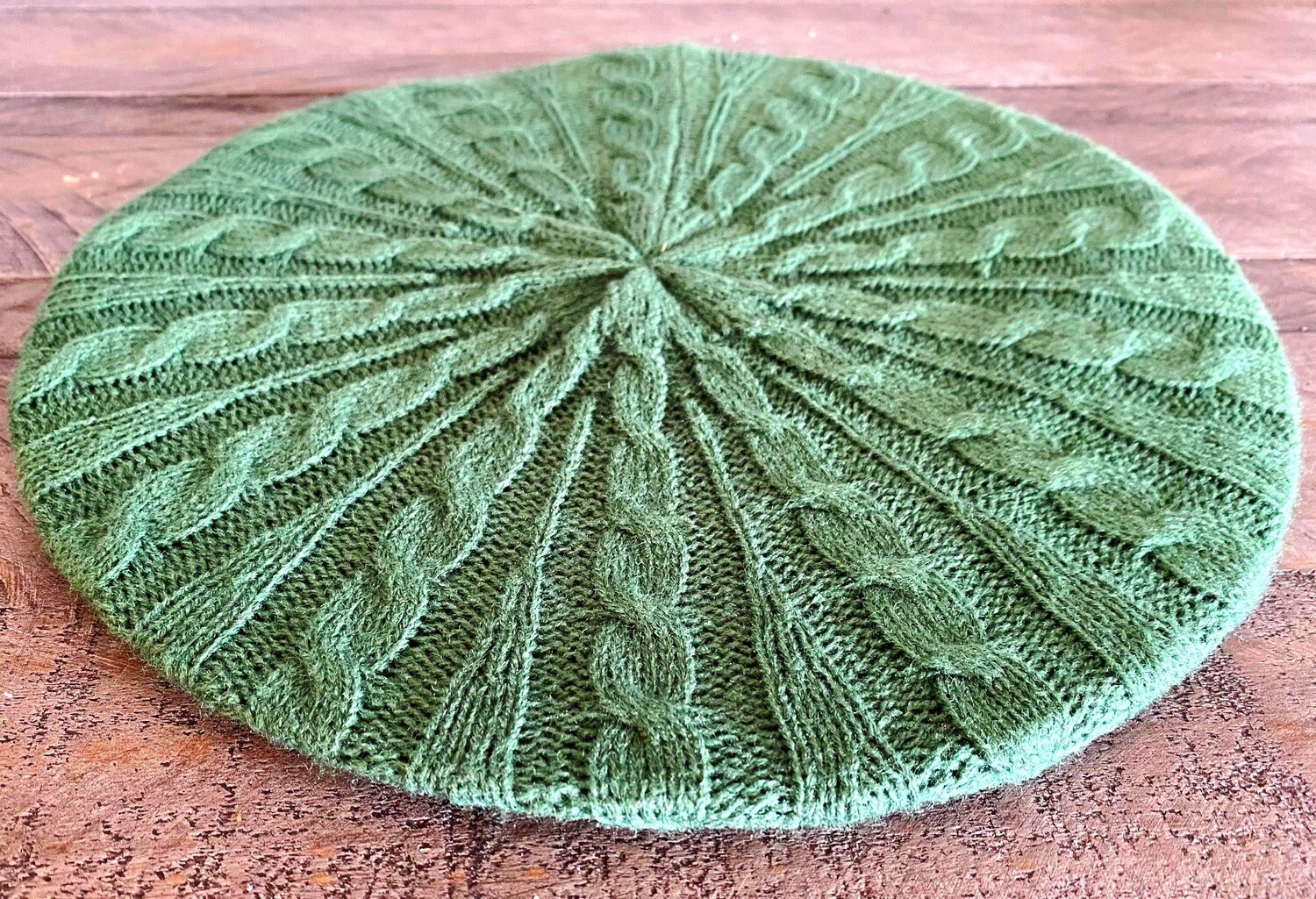 Green cable beret/snood