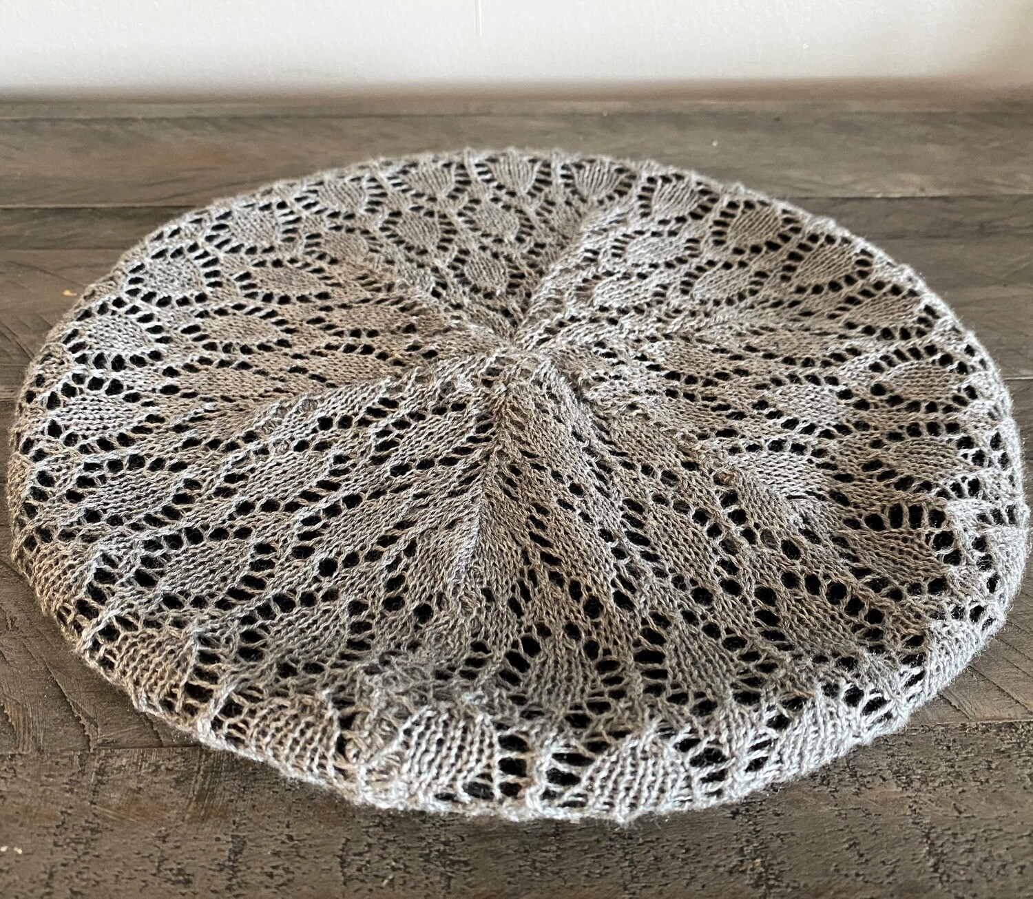 Light gray Lined Beret Snood