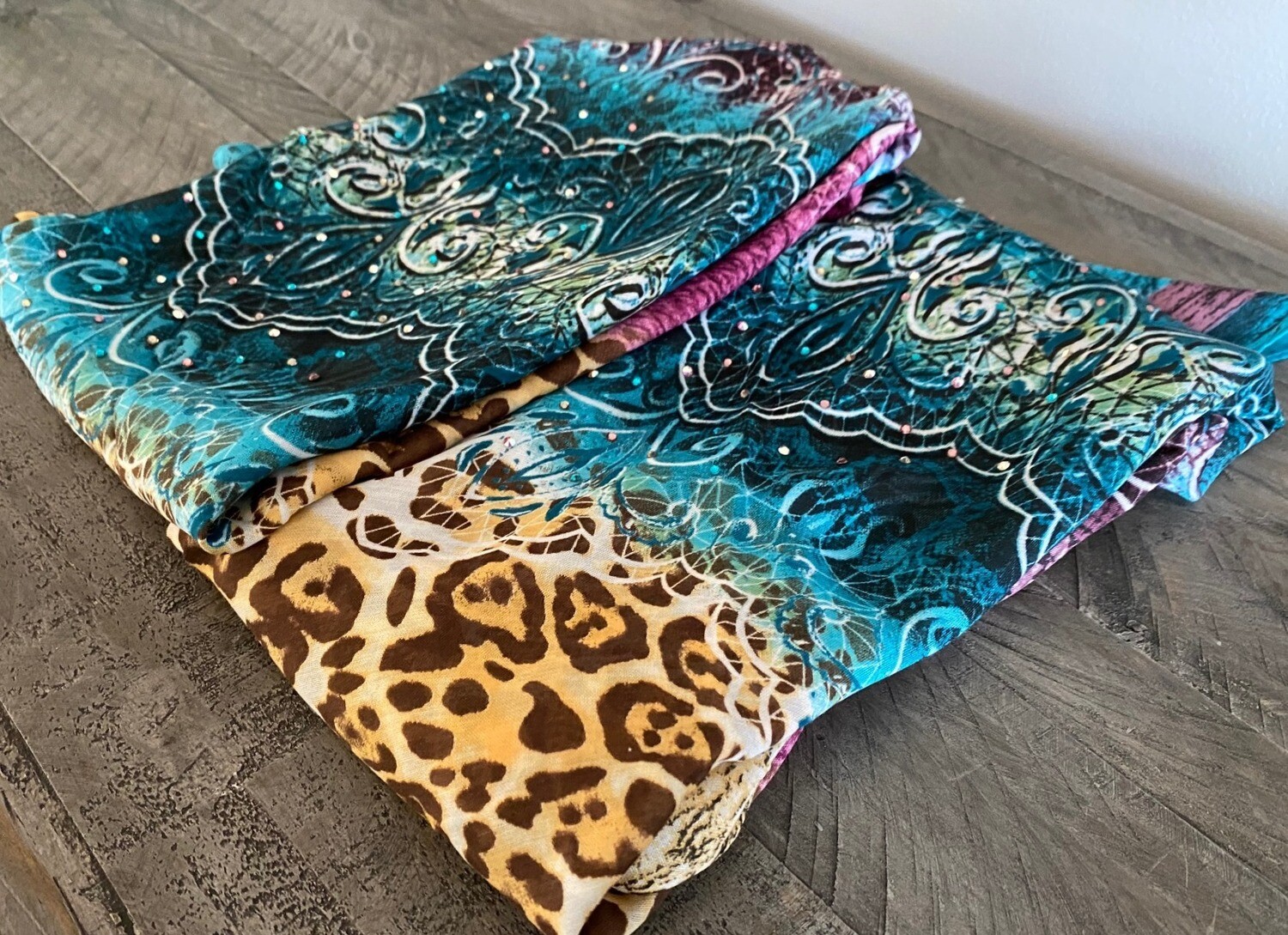 Teal  w/animal pattern hand decorated tichel