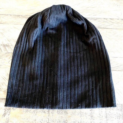 Black wide ribbed beanie