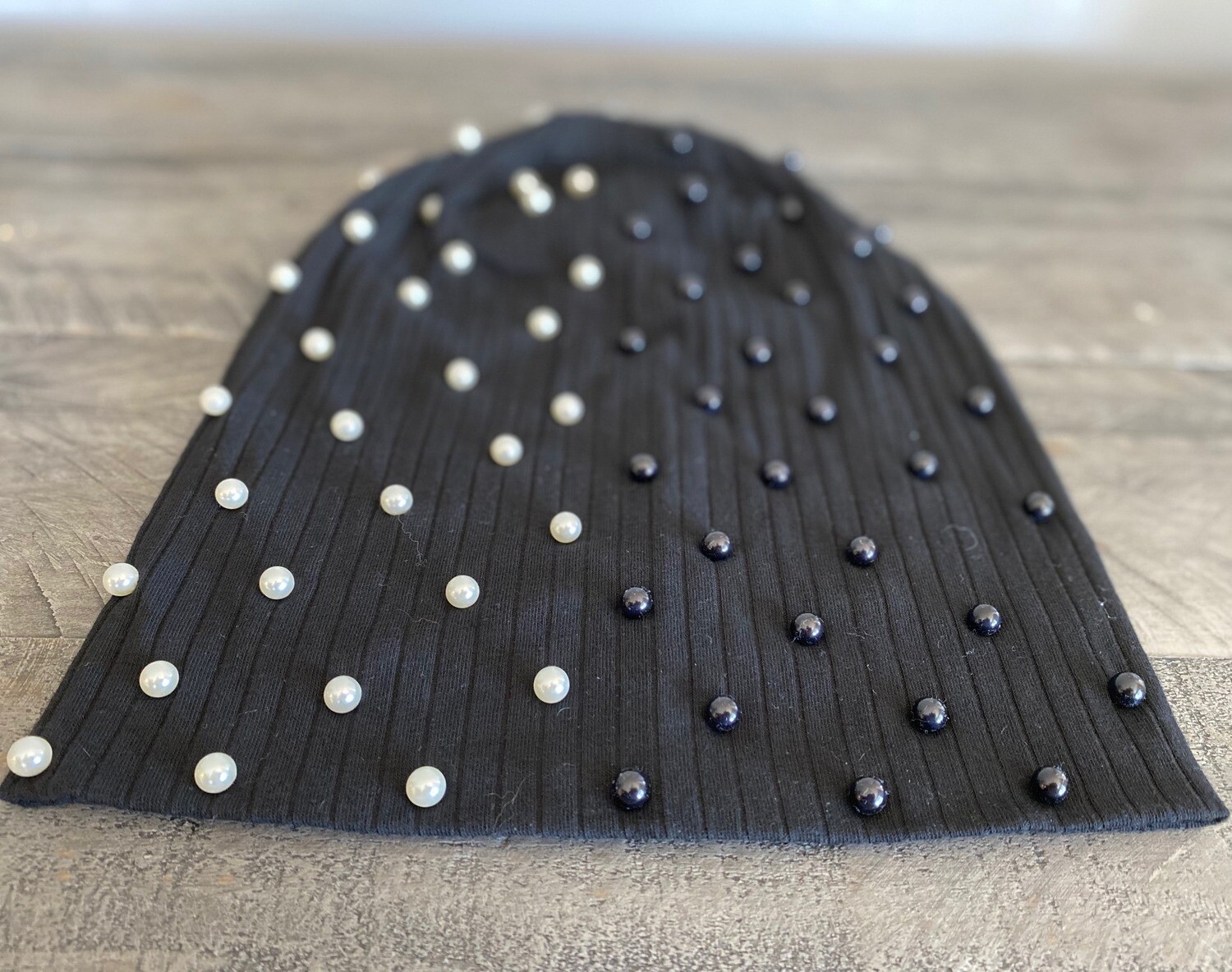 Black wide ribbed w/black and white pearls
