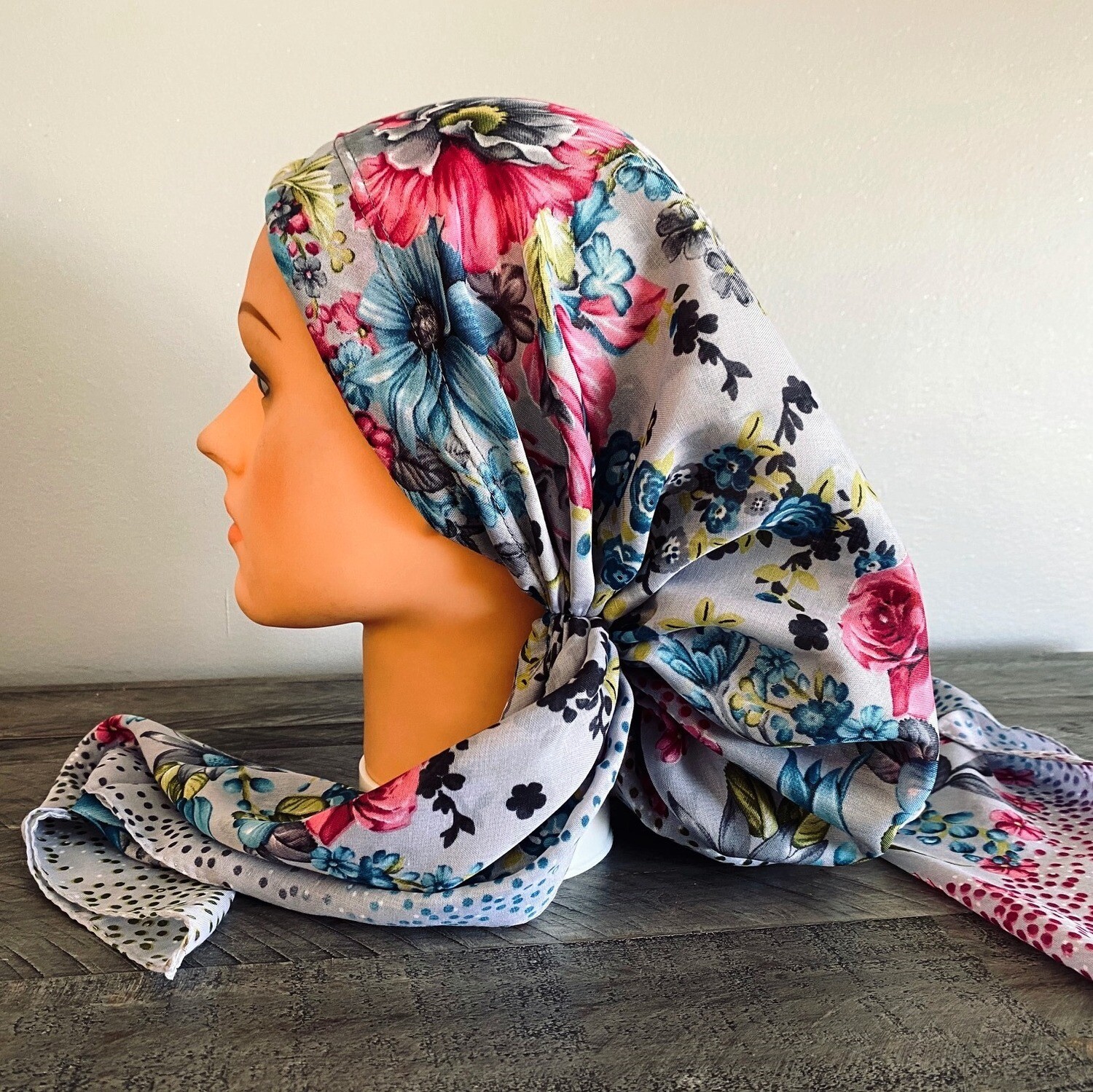 Light gray pretied Turkish Tichel