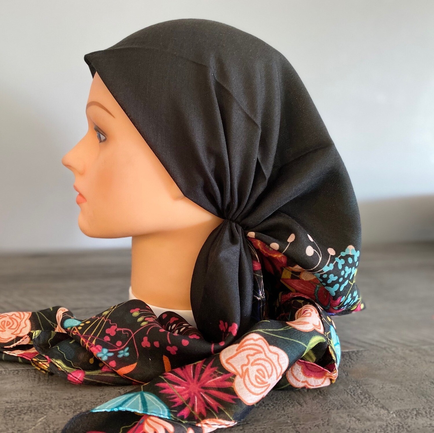 Black solid front - Pretied Turkish Tichel