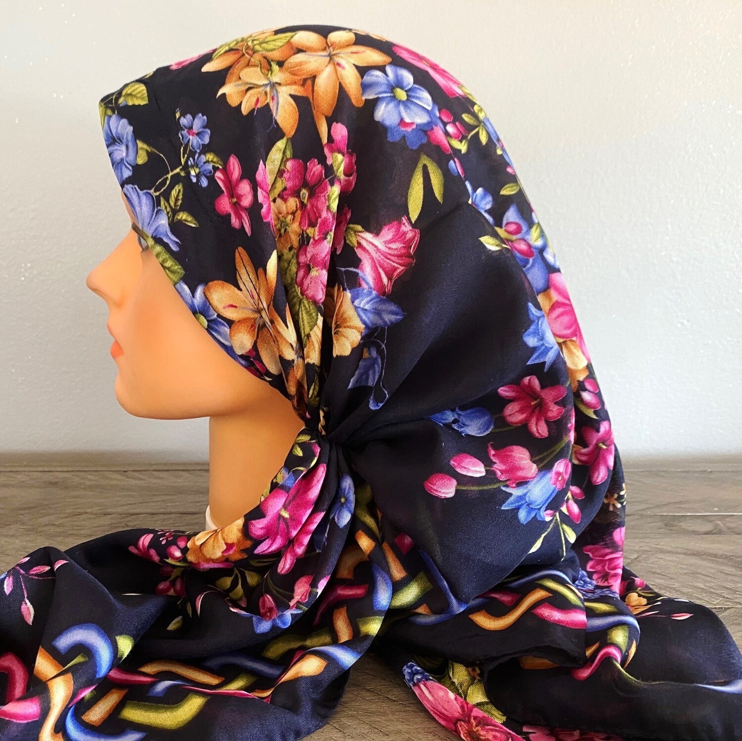 Navy long back pre-tied kerchief w/band sewn in