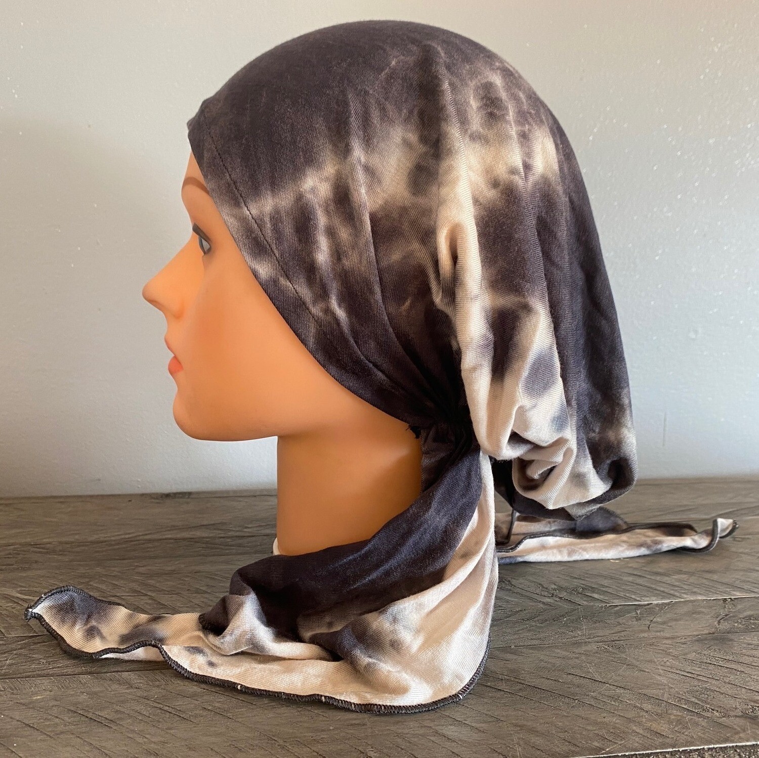 Gray tie dyed pre-tied tichel