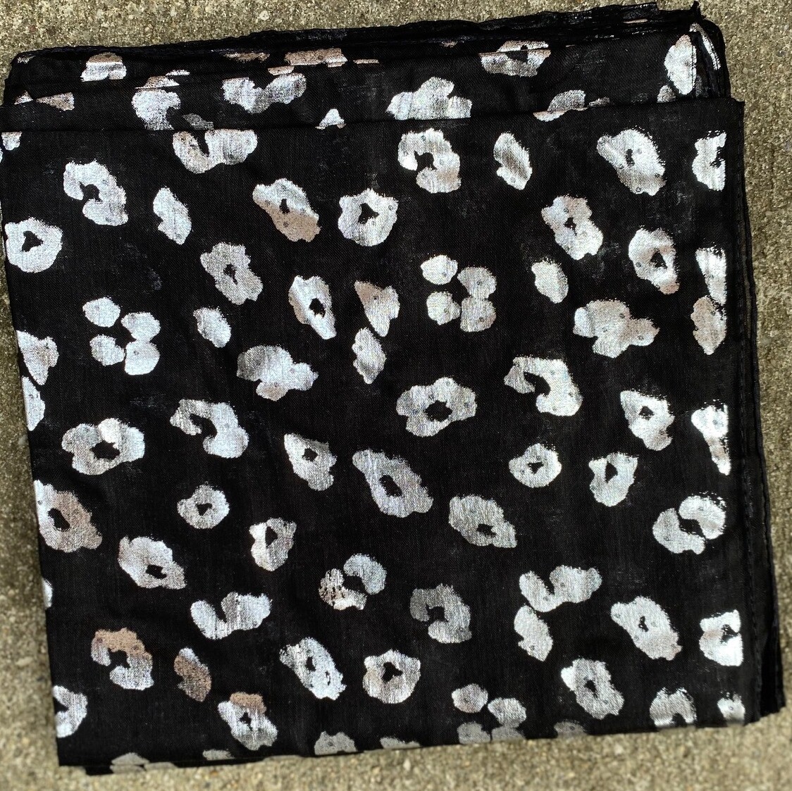 Black - silver metallic leopard spotted tichel