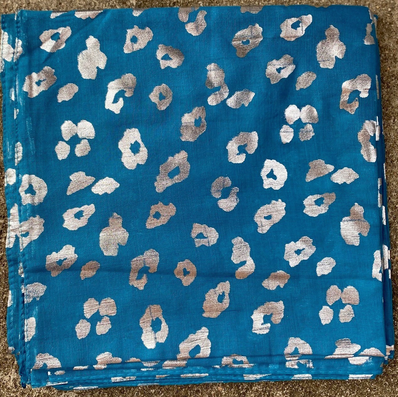 Turquoise - silver metallic leopard spotted tichel