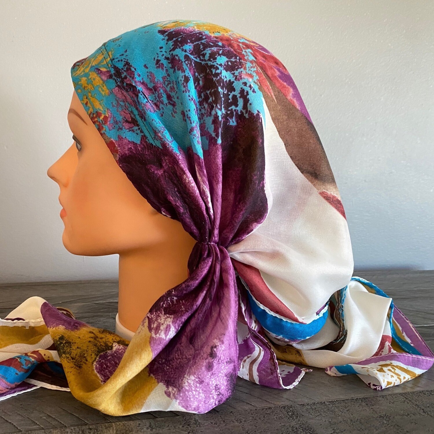 Ivory long back pre-tied kerchief w/band sewn in