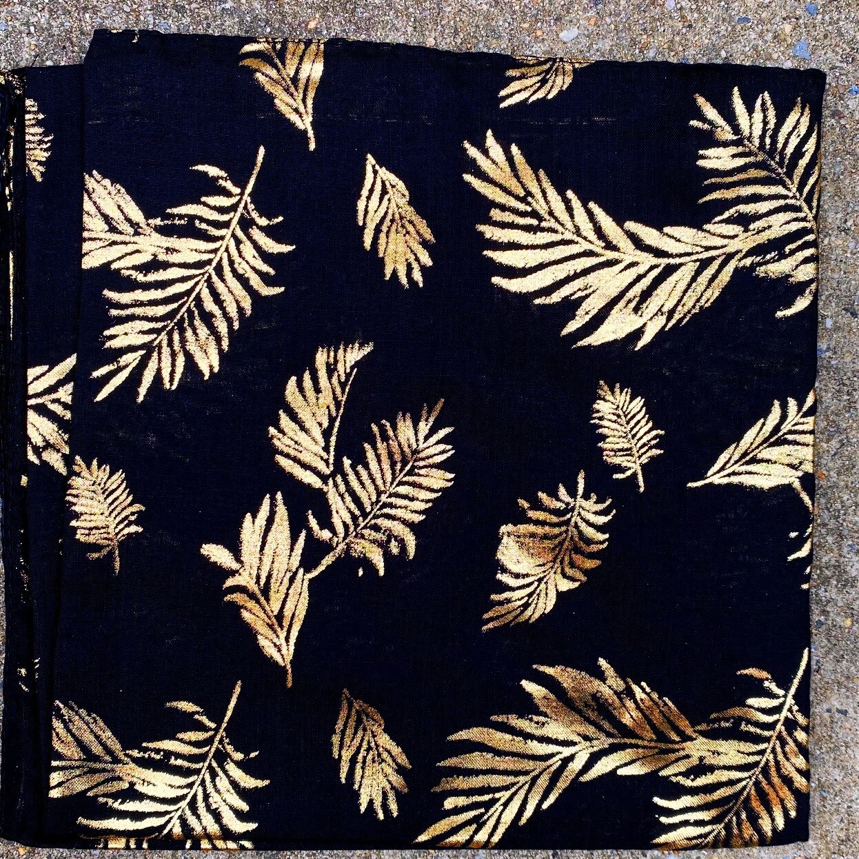 Black - gold metallic leaves pattern tichel
