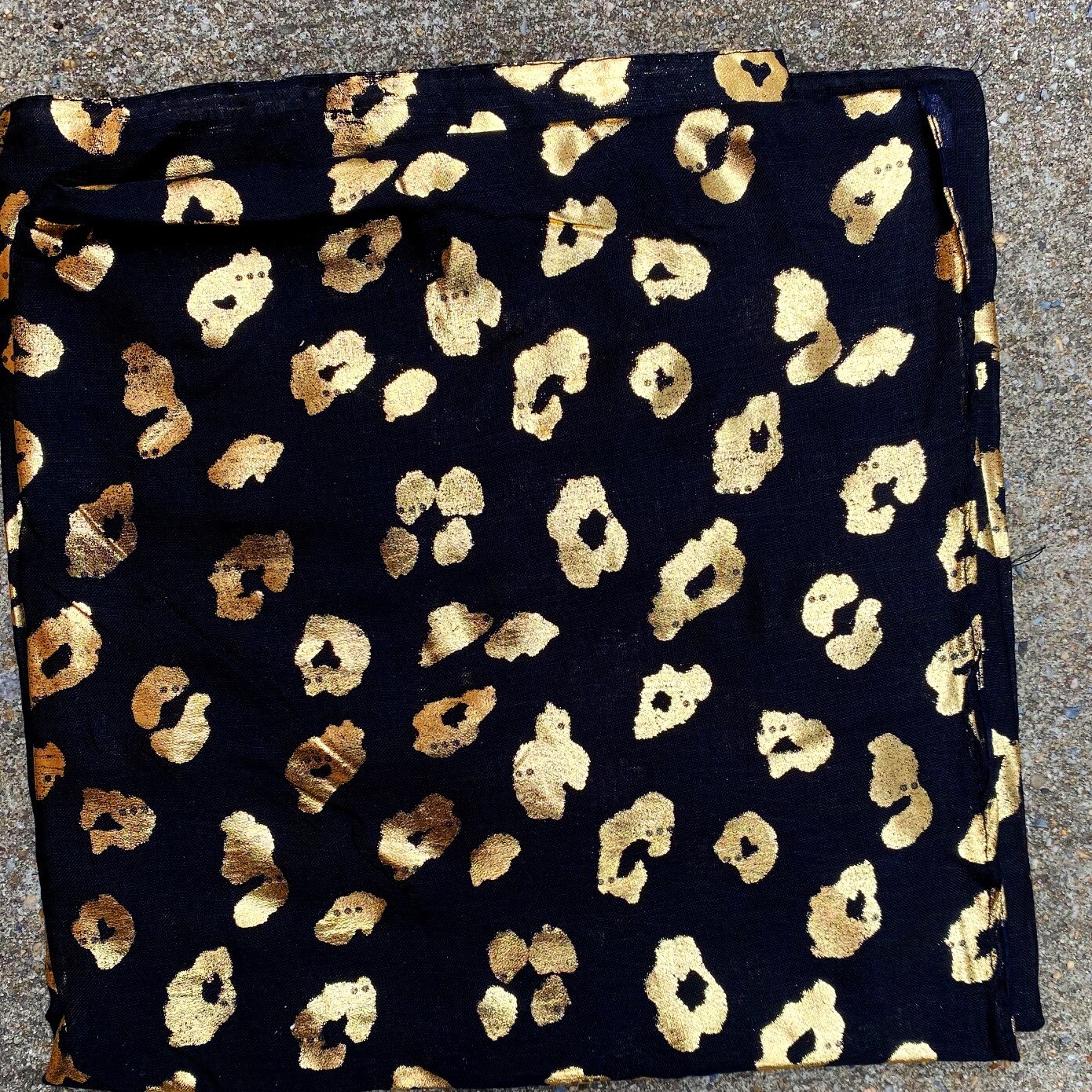 Black - gold metallic leopard spotted tichel