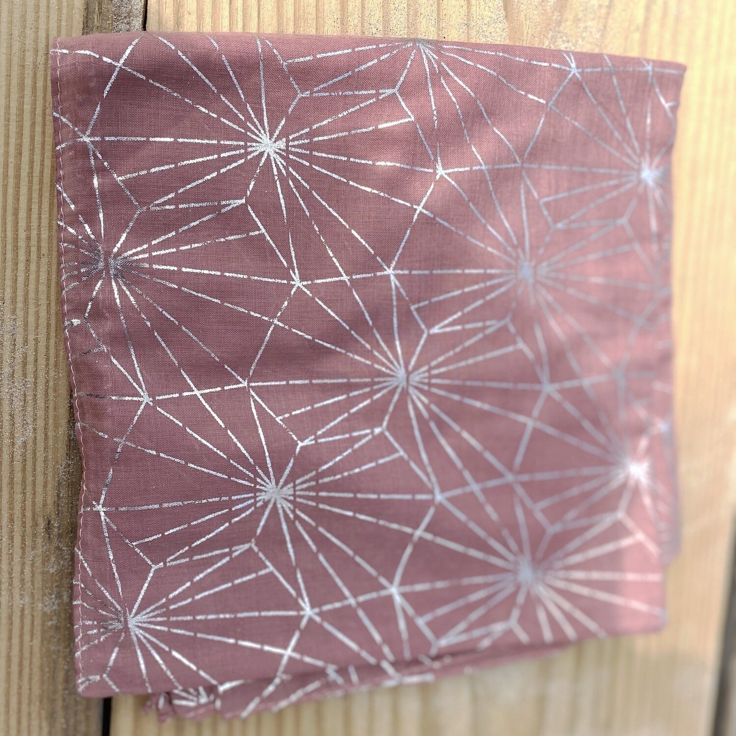 Silver metallic patterned tichel - mauve