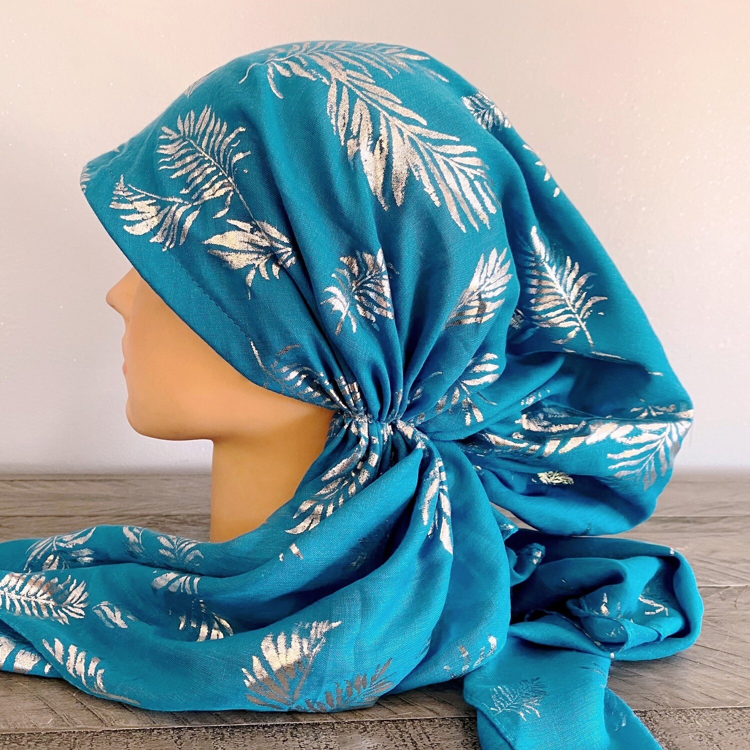Turquoise/silver -leaves pattern pre-tied tichel