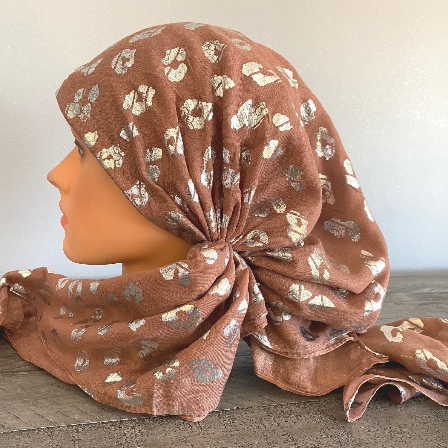 Light brown/silver - leopard print pre-tied tichel