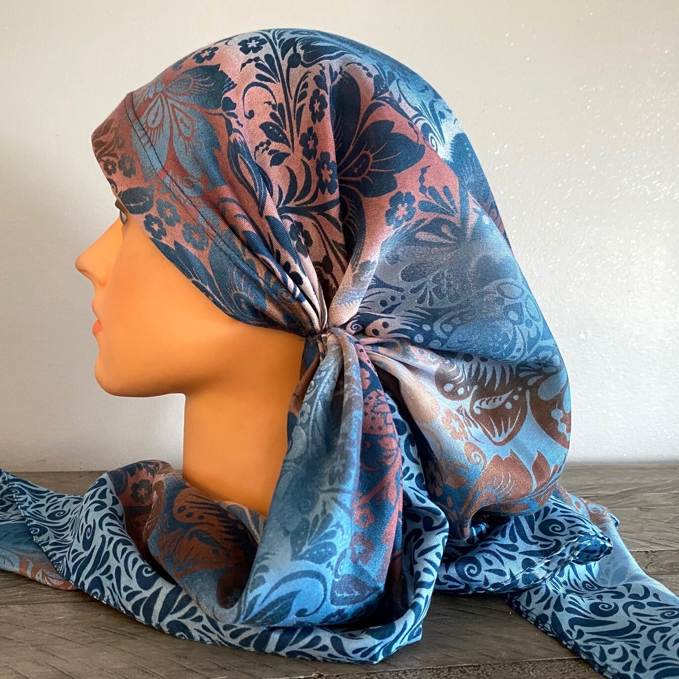 Blue long back pre-tied kerchief w/band sewn in