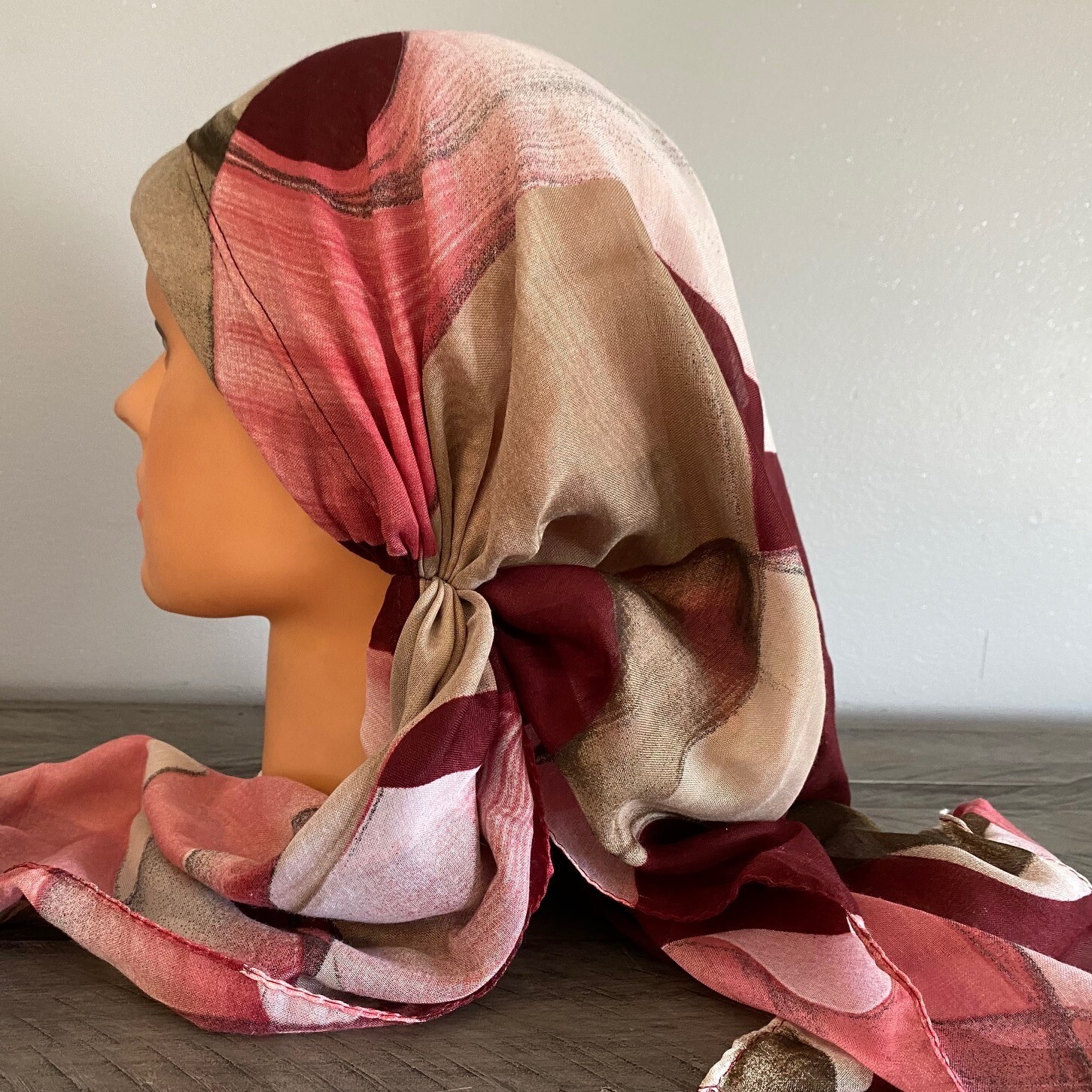 Maroon long back pre-tied kerchief w/band sewn in