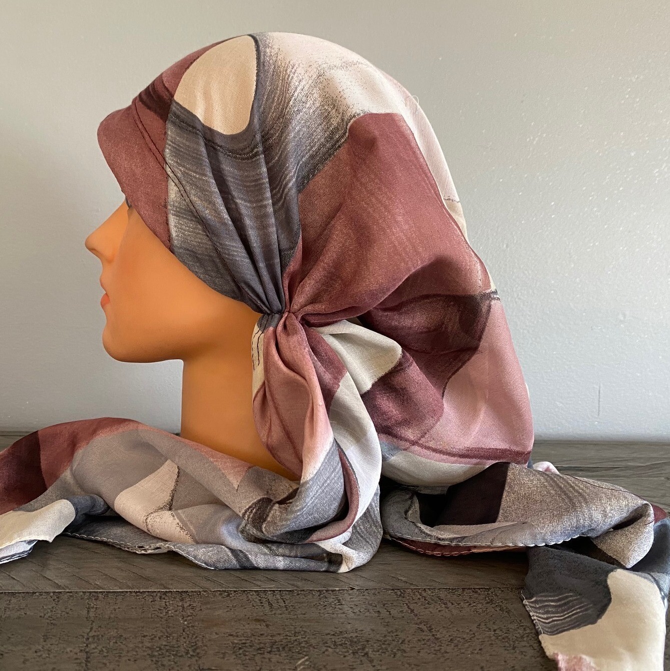 Mauve long back pre-tied kerchief w/band sewn in