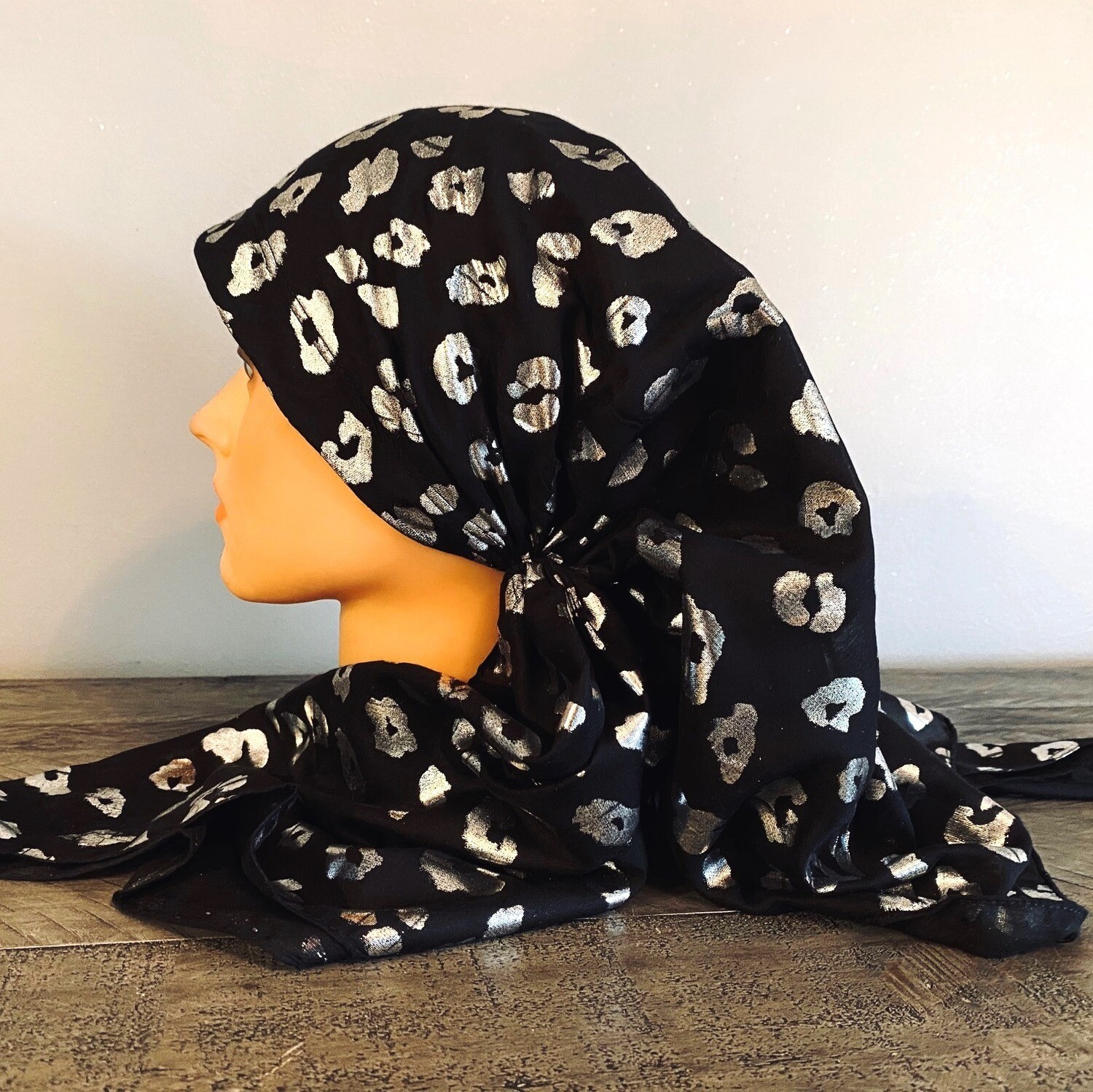Black silver metallic leopard long back pre-tied kerchief w/band sewn in