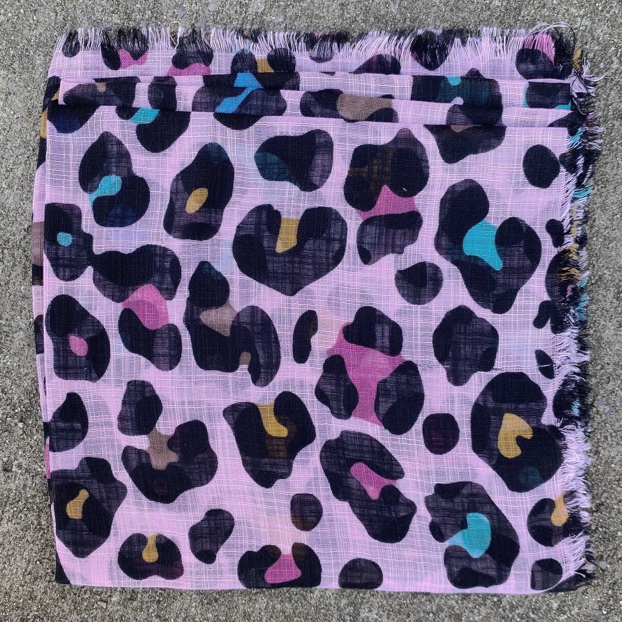 Light pink leopard fringed tichel