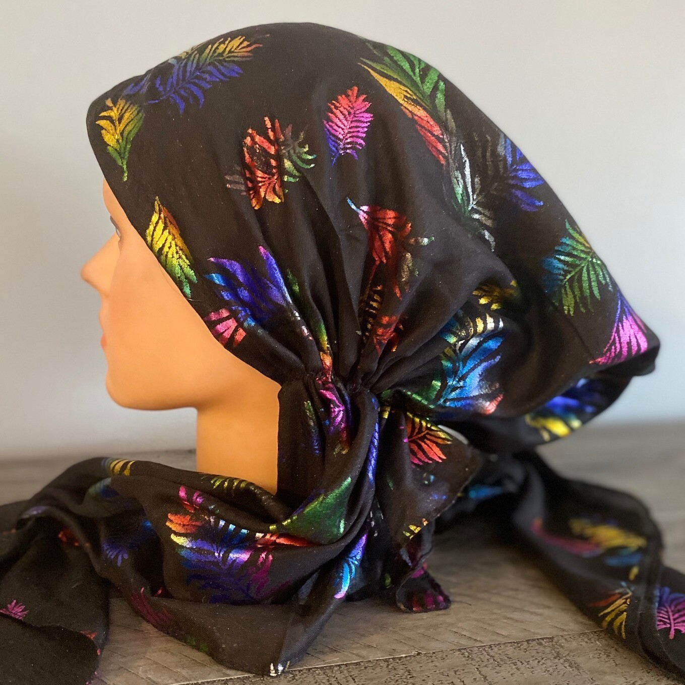 Black/colorful -leaves pattern pre-tied tichel