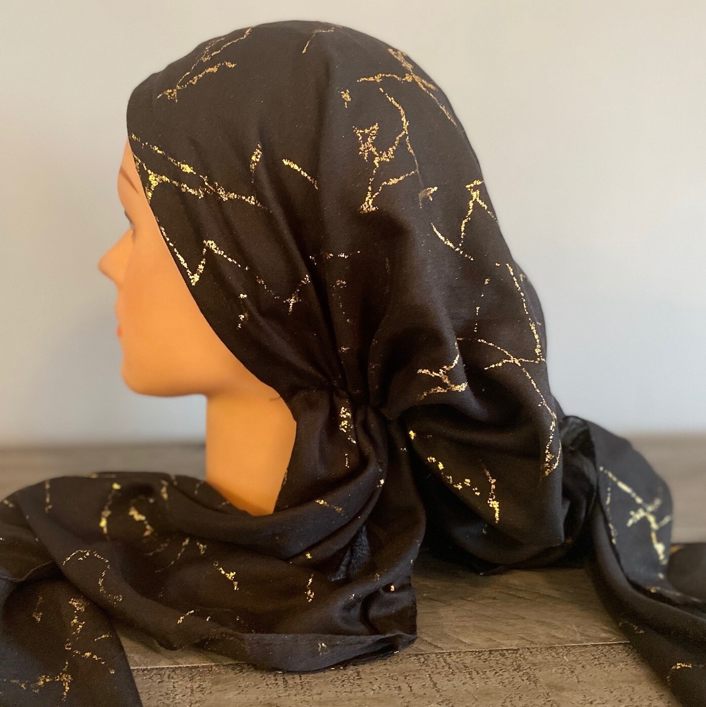Black/gold - marbled pre-tied tichel