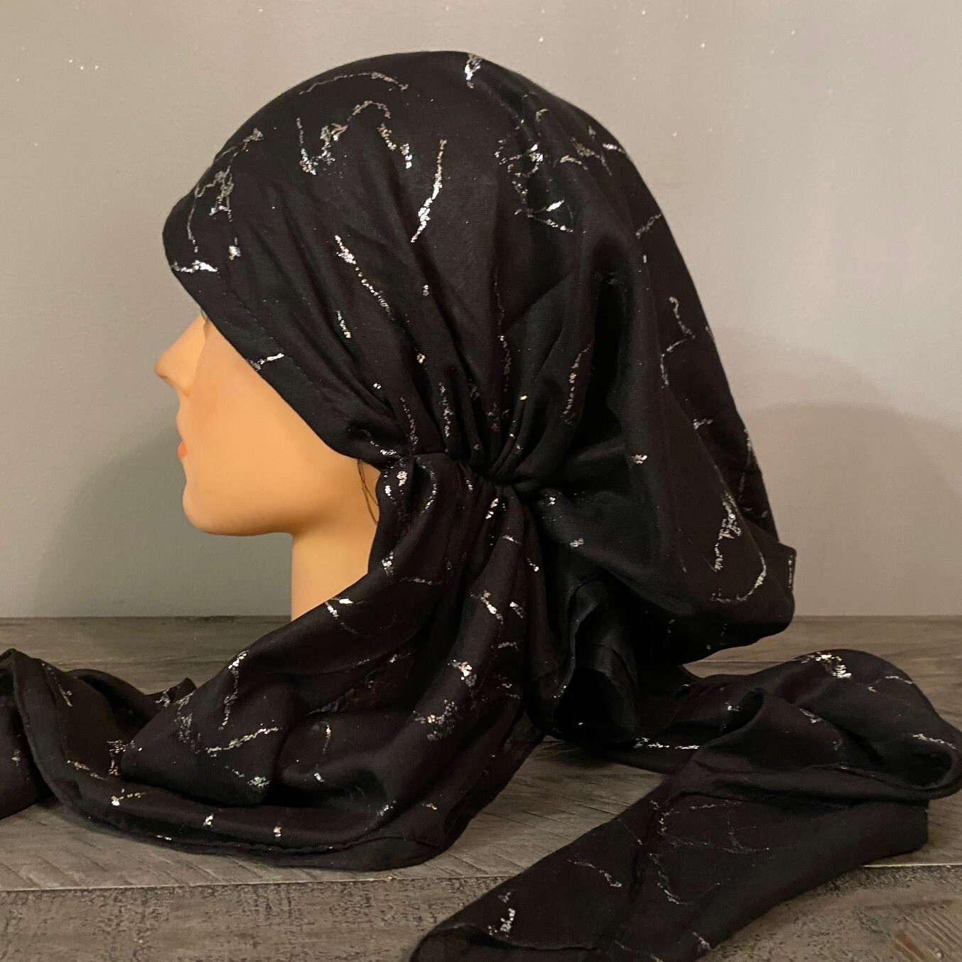 Black/silver - marbled pre-tied tichel