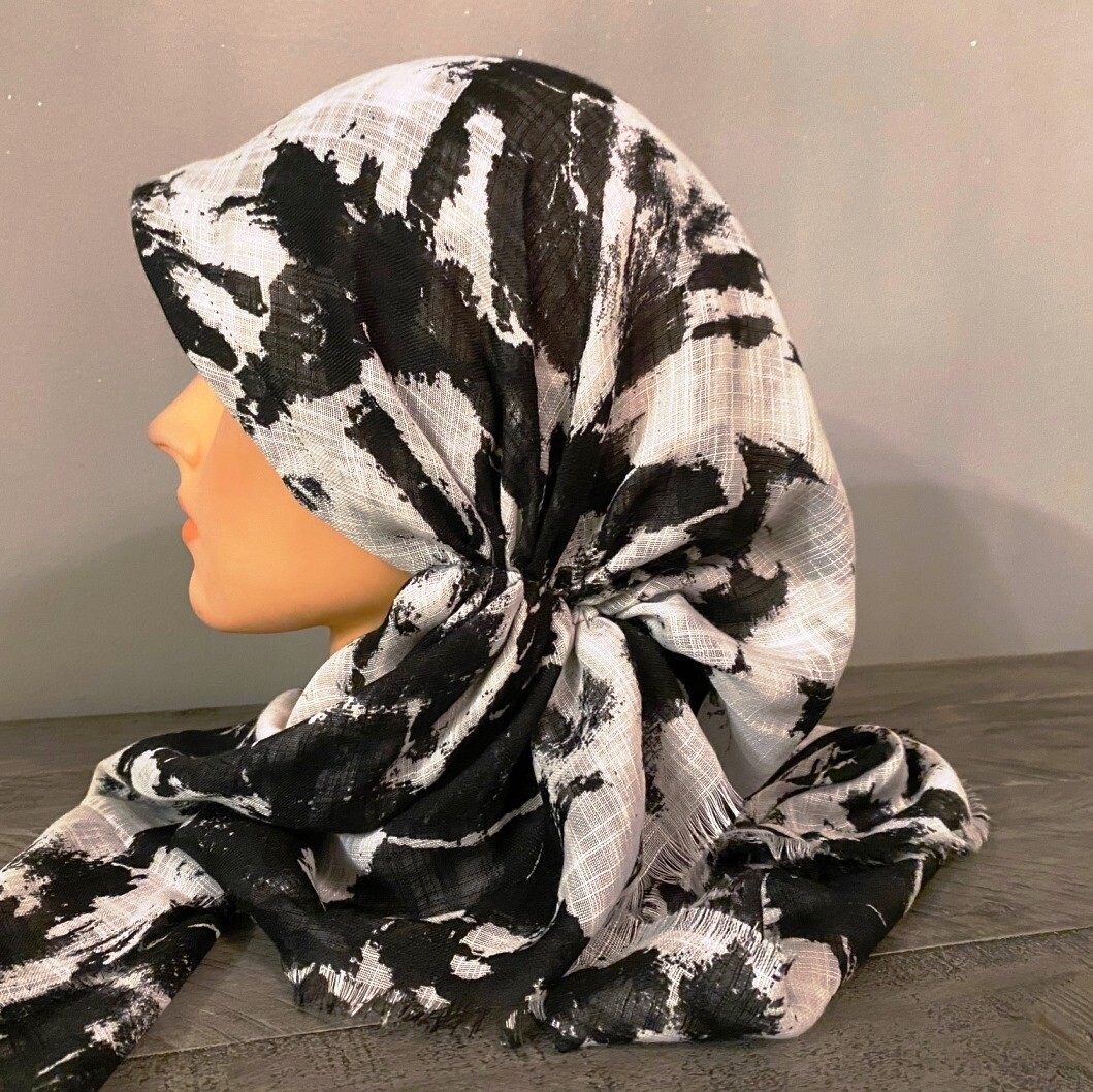 Black/white circular pattern tie dyed - soft fringes pretied tichel