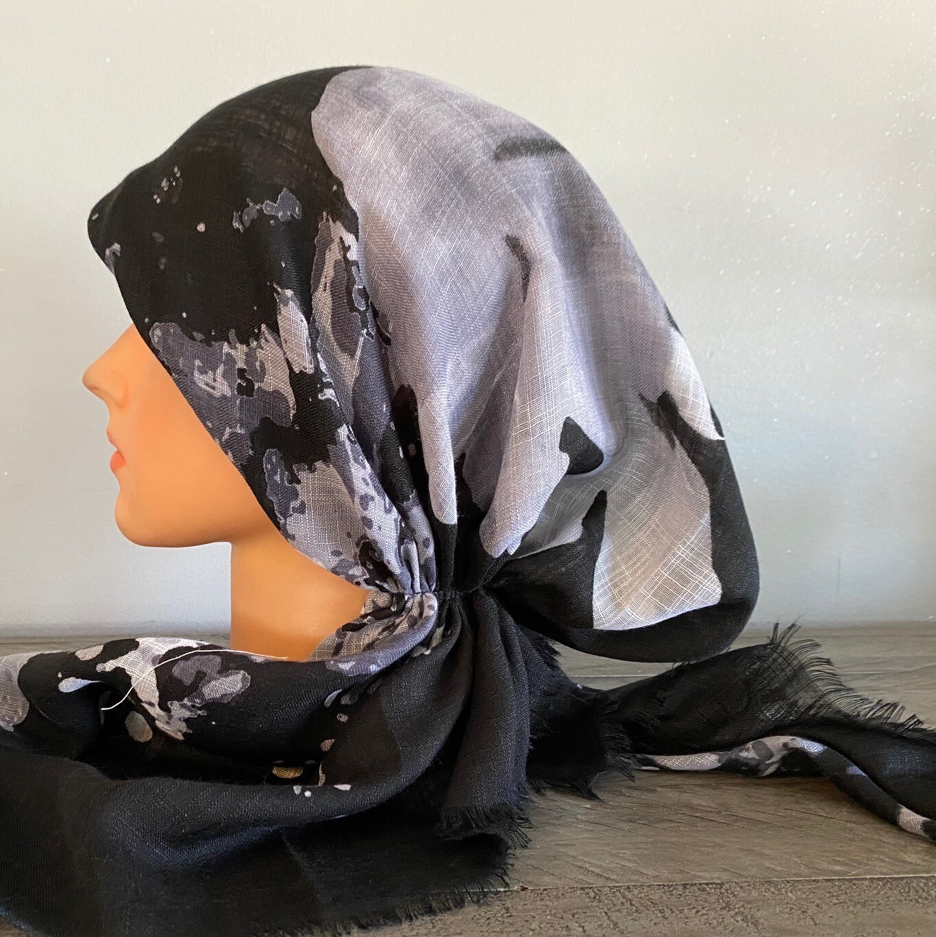 Black/gray floral - soft fringes pretied tichel