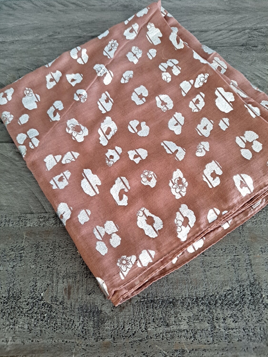 Light brown - silver metallic leopard spotted tichel
