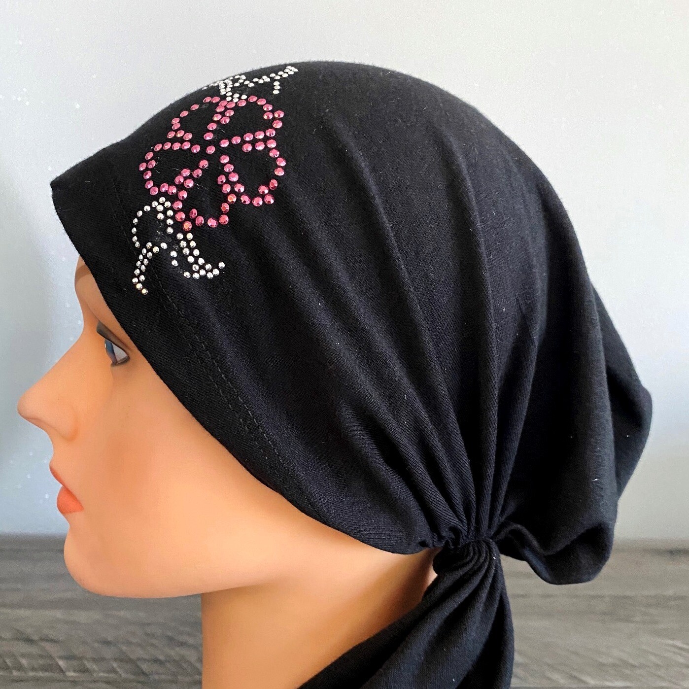 Black pre tied tichel w/floral applique