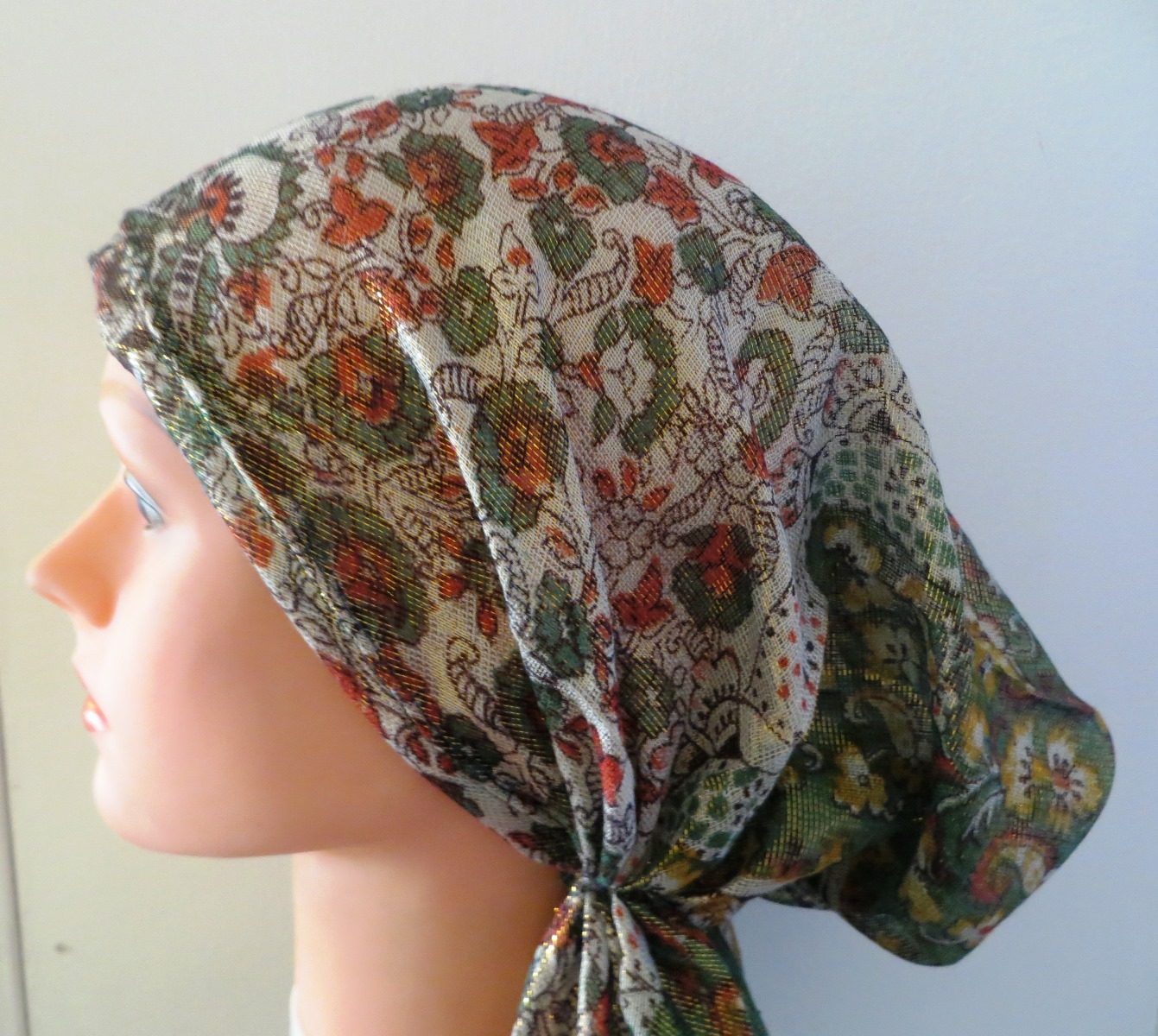 Shimmering pre tied tichel green