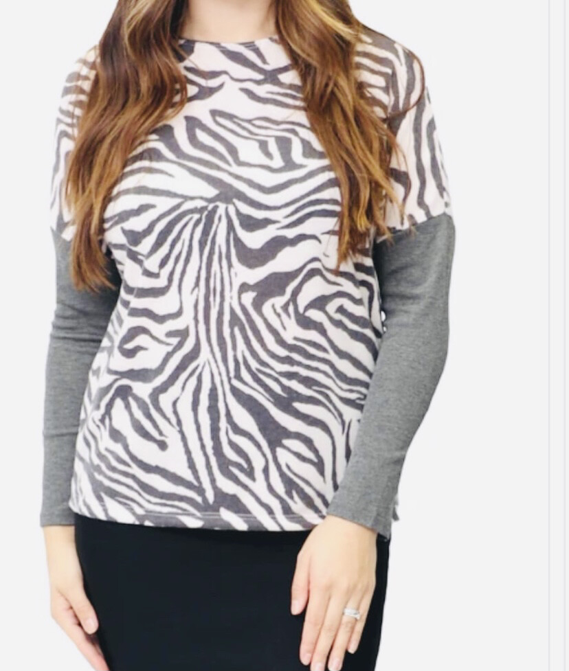 Gray/off white animal patterned top