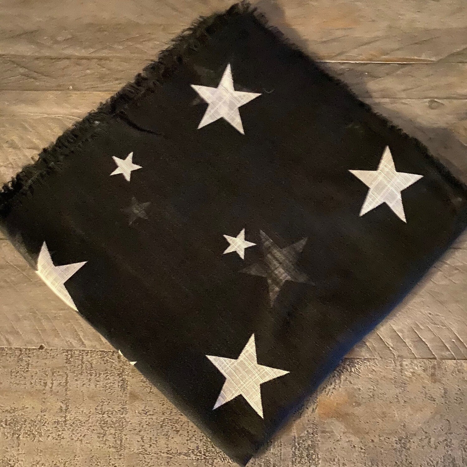 Black/white stars - soft fringes tichel