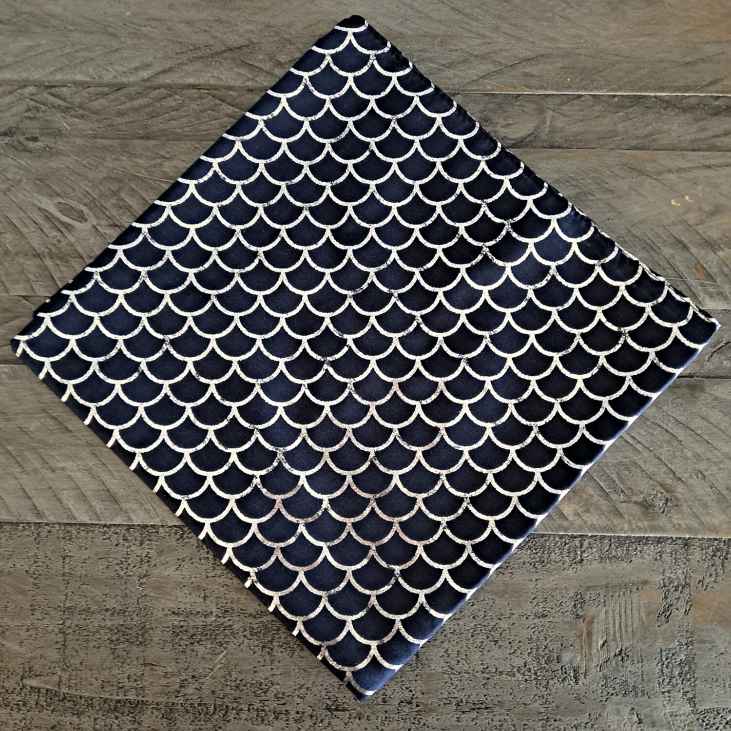 Navy/silver metallic scales patterned tichel